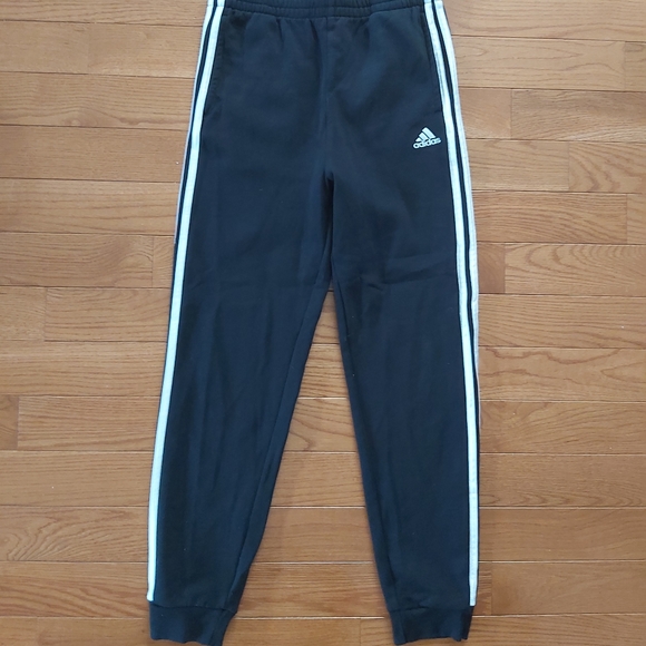 Adidas boys set - Picture 3 of 3